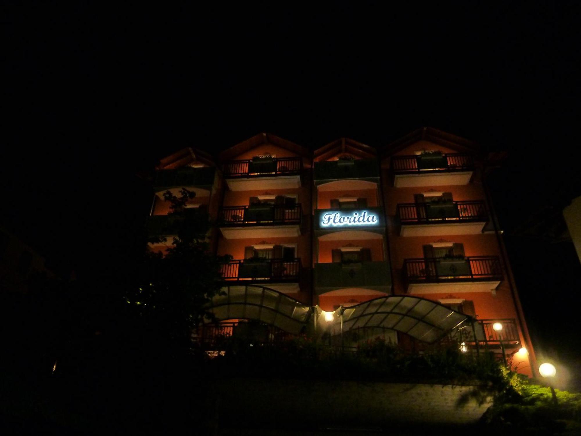 Hotel Florida مولفينو المظهر الخارجي الصورة